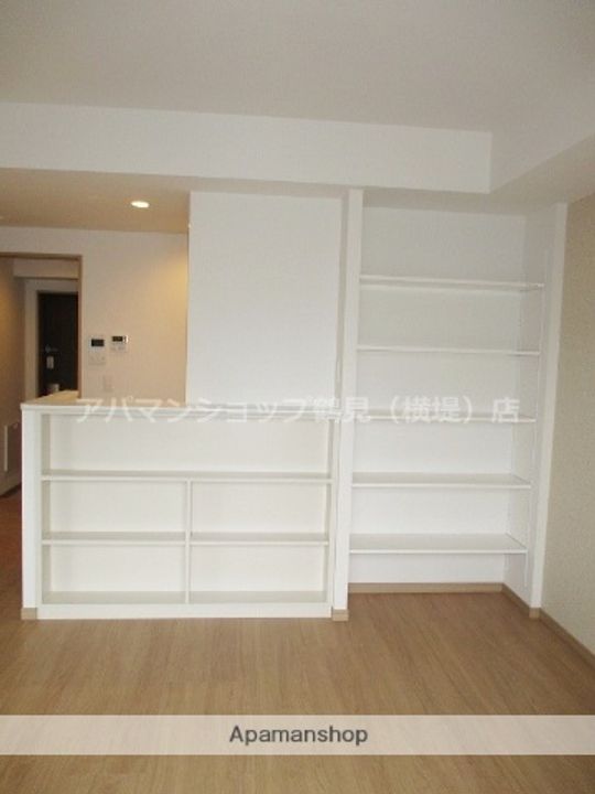 大阪府大阪市城東区関目1丁目の賃貸マンションの内装