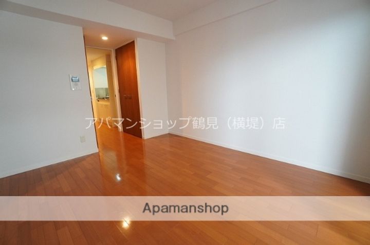 CASSIA高井田NORTHCOURTの居間