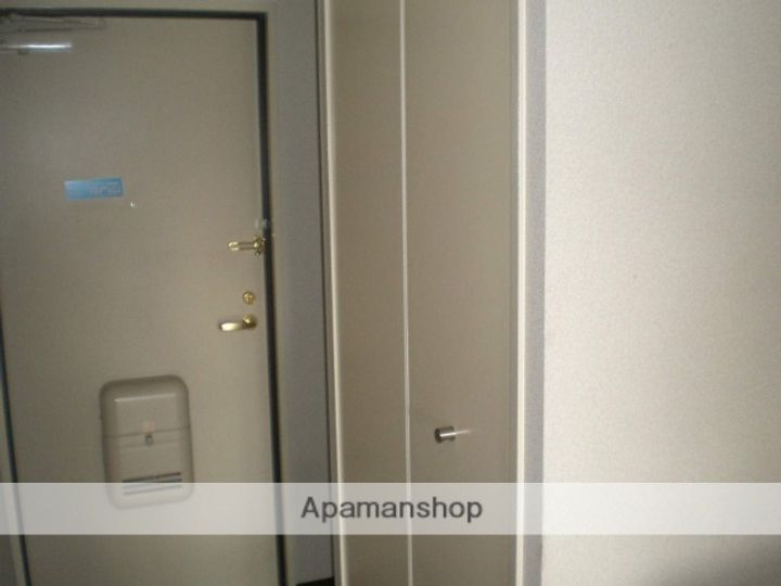 エスパシオアローネ鶴見の玄関