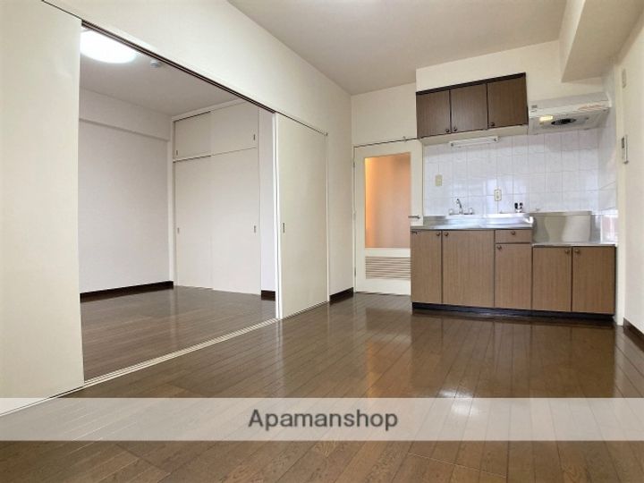 第6浦濱ビレッジ503の居間