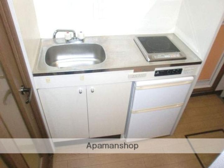 モンテ新大阪402のキッチン