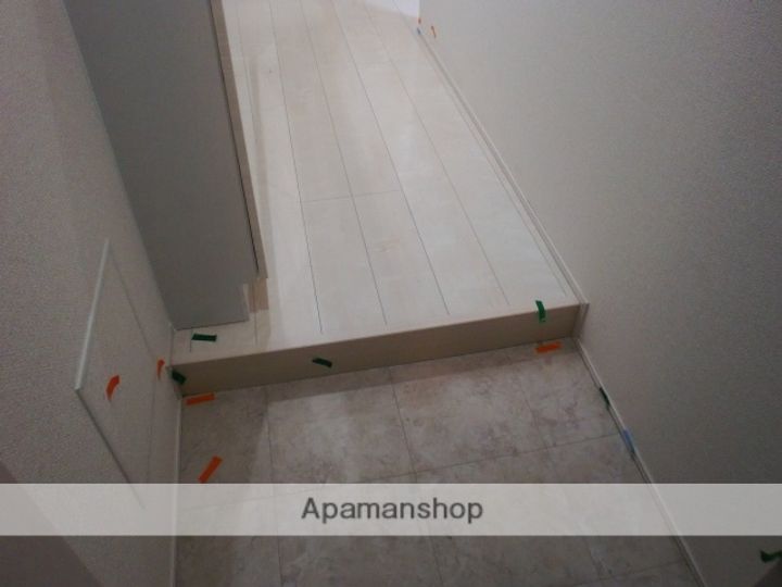 フジパレス三津屋Ⅵ番館の玄関