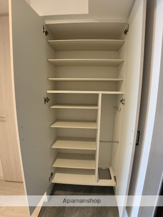 コンフォリア・リヴ新大阪WEST1305の内装