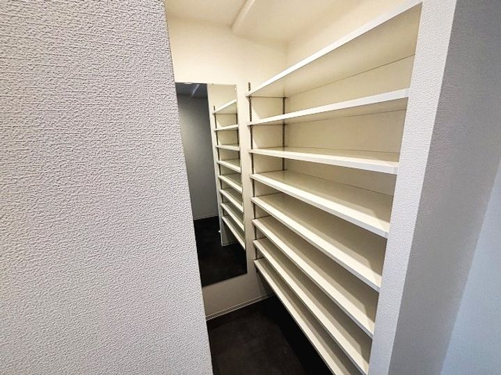 エル・セレーノ新大阪北402の内装