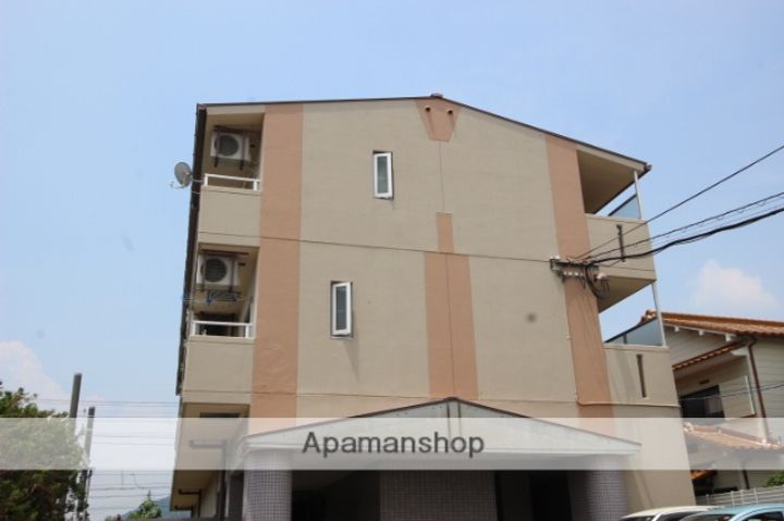 エストレーラの外観