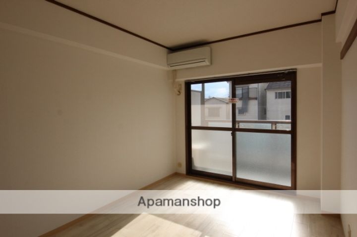 ステラ蛍池の居間