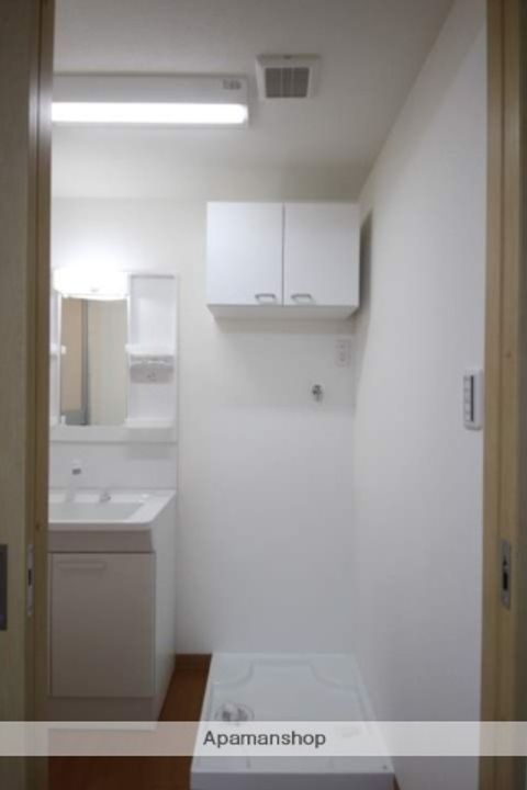 兵庫県川西市花屋敷1丁目の賃貸マンションの内装