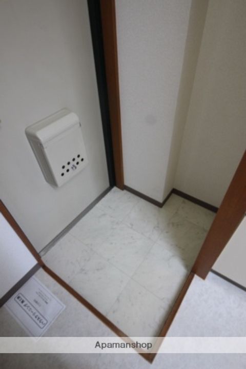 大阪府池田市住吉1丁目の賃貸マンションの玄関