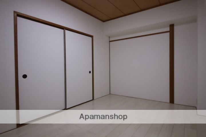 大阪府箕面市箕面8丁目の賃貸マンションの内装