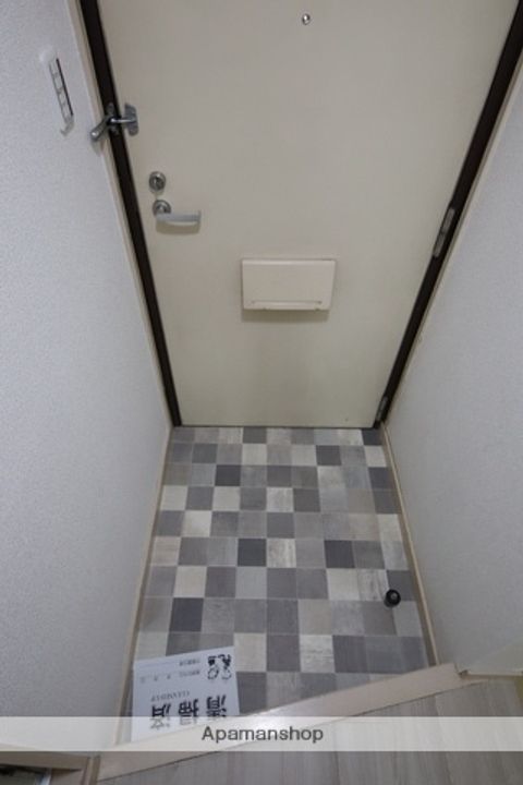 ローランハウス姫室町の玄関