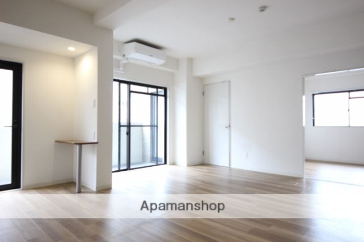 ヒューマンズウェル城南館の居間