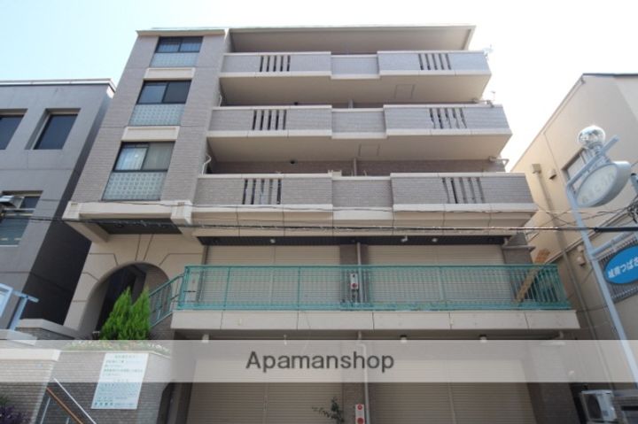 ヒューマンズウェル城南館の外観