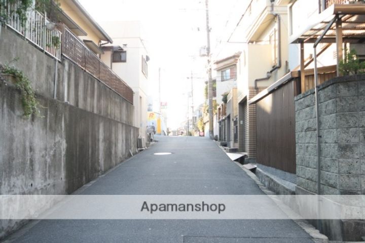 コーポ待兼山の周辺