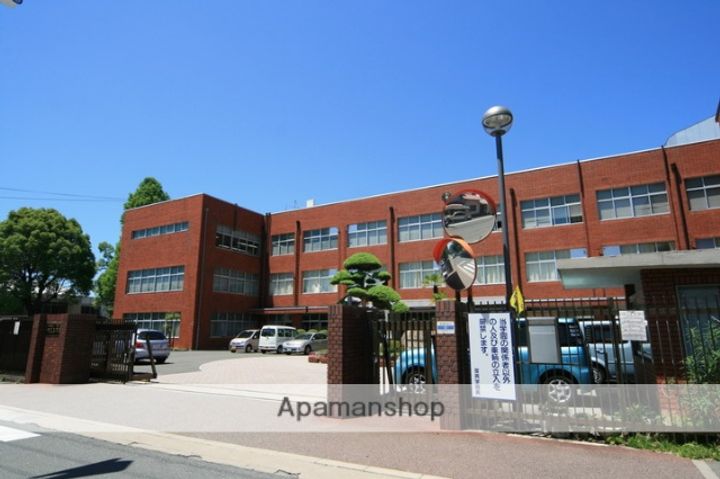 シャンブル石橋の周辺