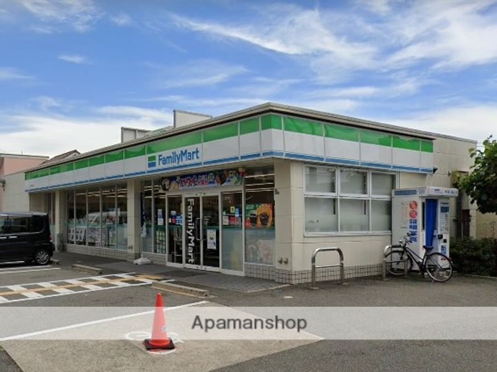 セレスト川西の周辺
