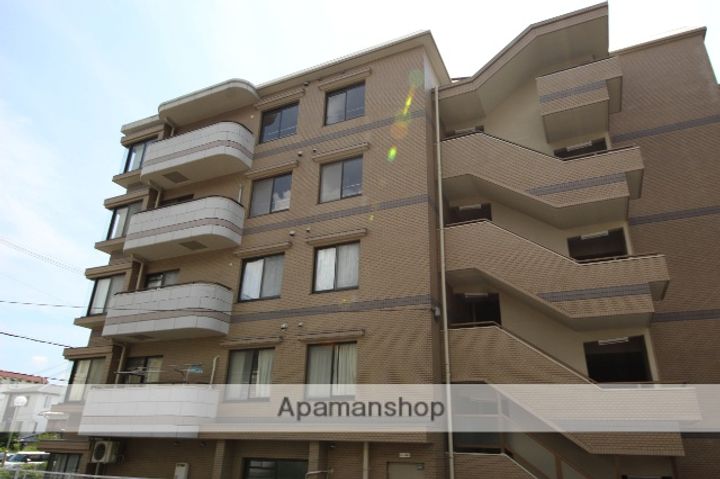 シュロス五月山Ⅲの外観