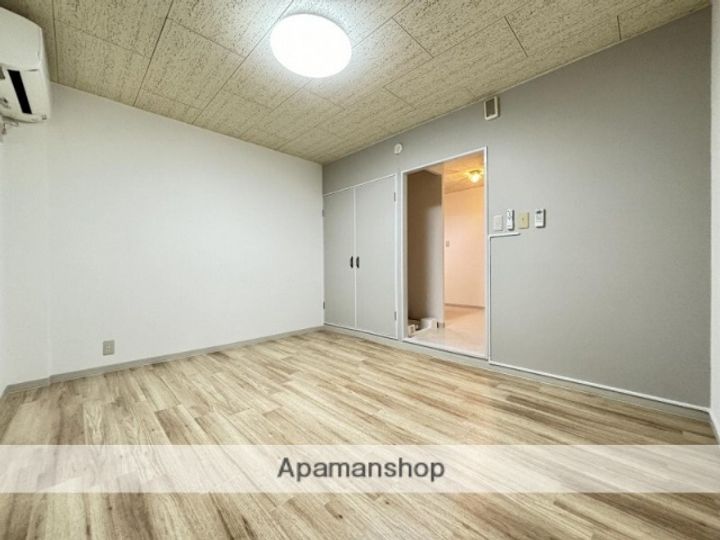 シャルマンリバーの居間