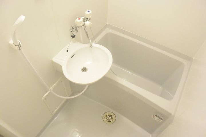 レオパレス白百合の風呂