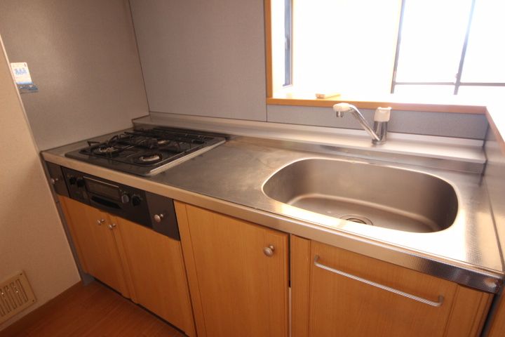 メゾン二翠 B102号室のキッチン