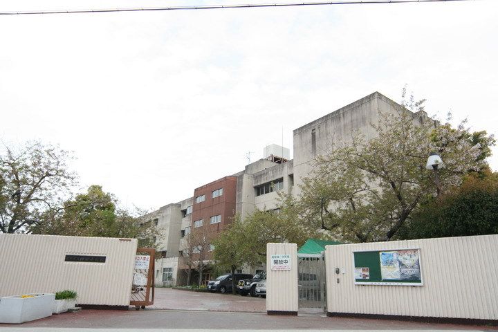 コーラルパレスの周辺