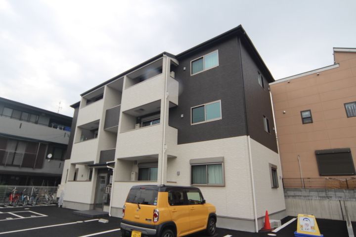 LISソフィア箕面半町の外観