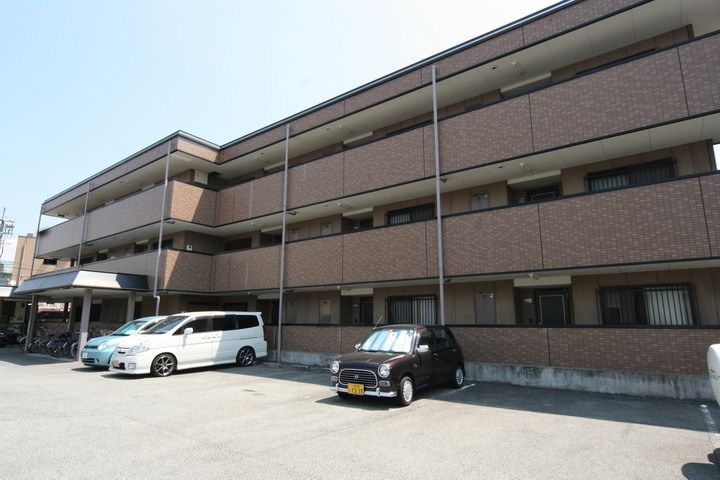 アンソレイユ高木の外観