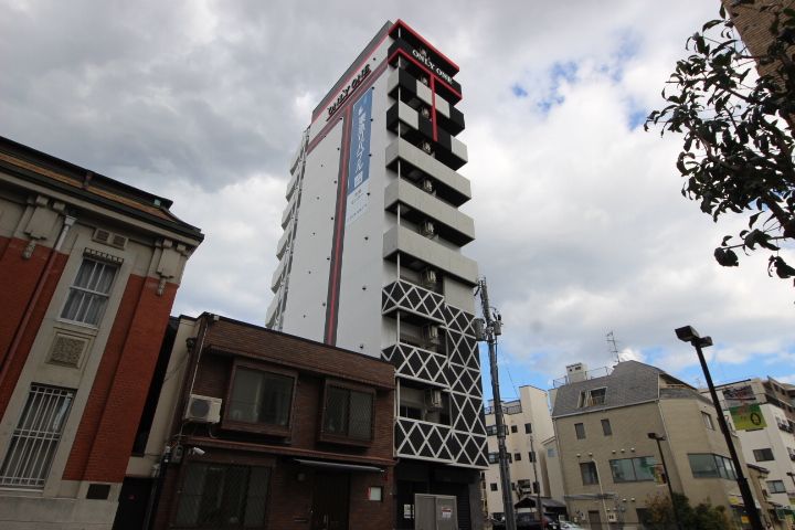 大阪府池田市栄本町の賃貸マンションの外観