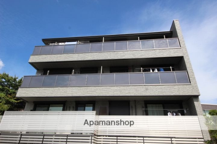大阪府池田市五月丘1丁目の賃貸マンションの外観