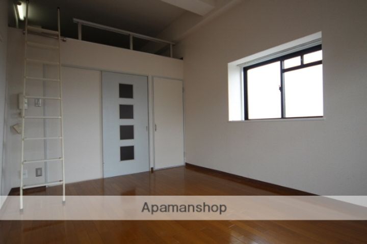 グランリッチ箕面の居間