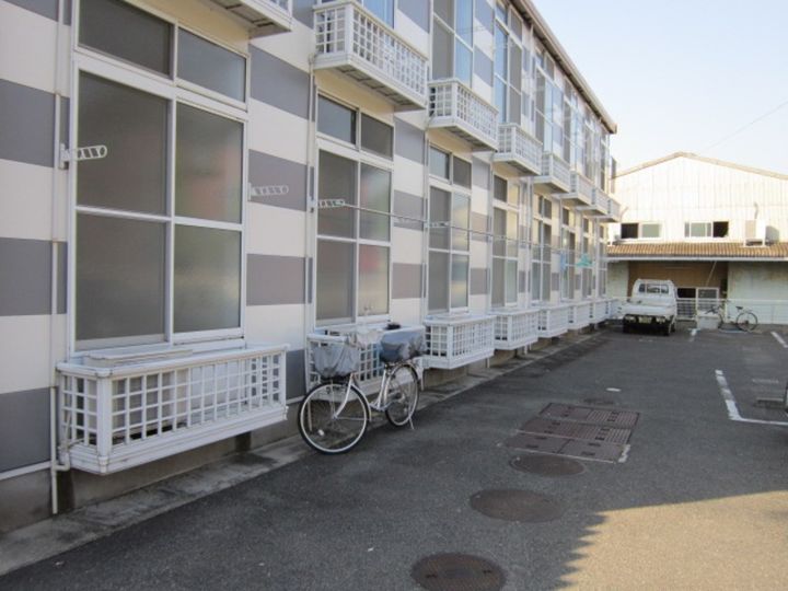 レオパレスいずみの周辺