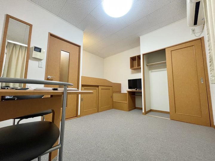 レオパレス南田辺の居間
