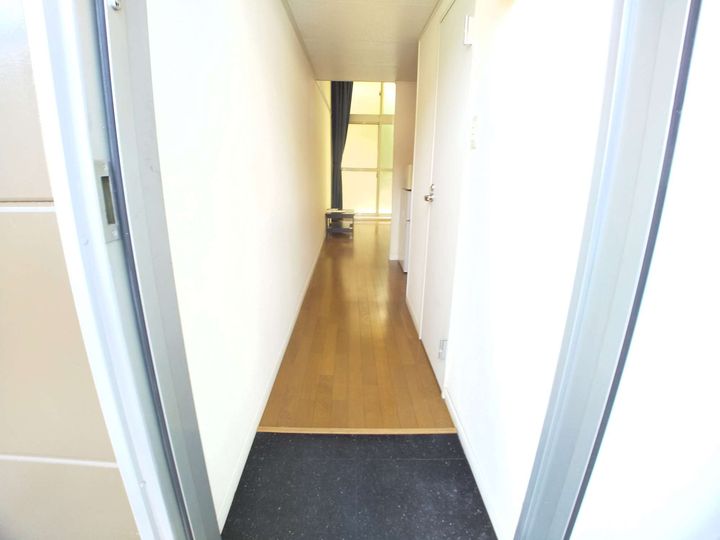 レオパレスクオーレの玄関