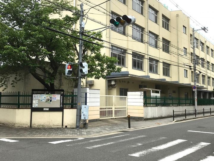 パン・リュミエール102号室の周辺