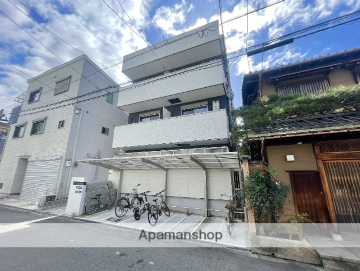 クローバーハイツ鷹合の外観