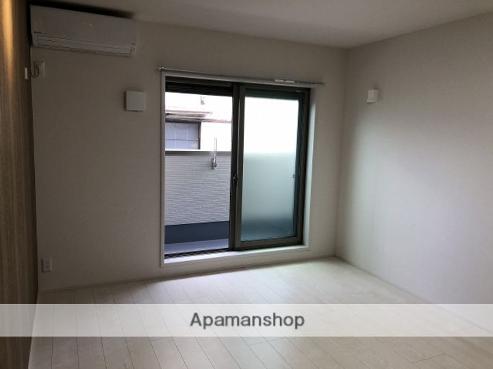 大阪府大阪市生野区桃谷2丁目の賃貸アパートの居間