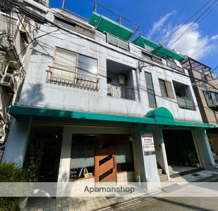 日進ビルの外観