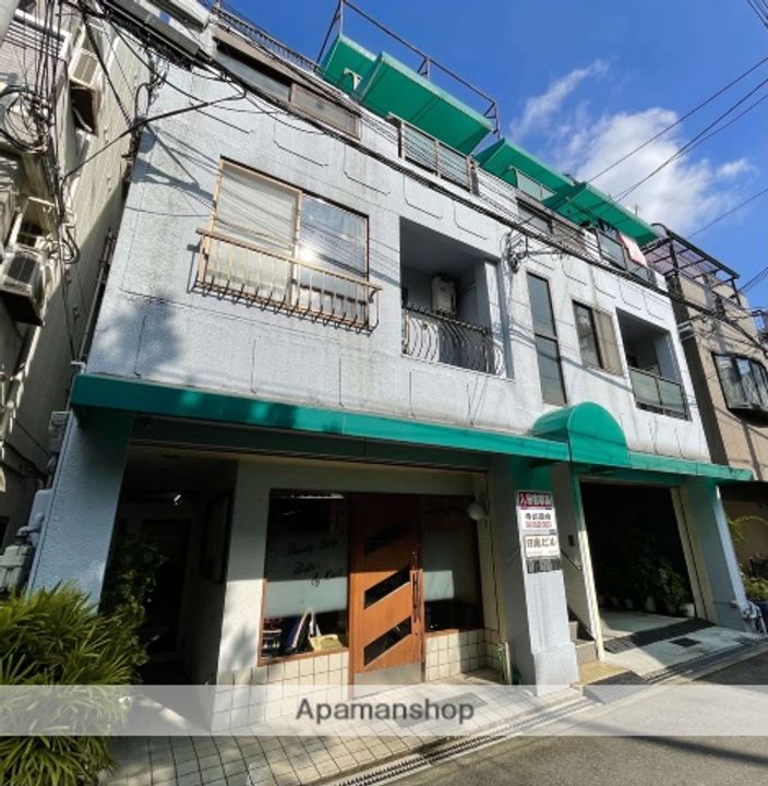 日進ビルの外観