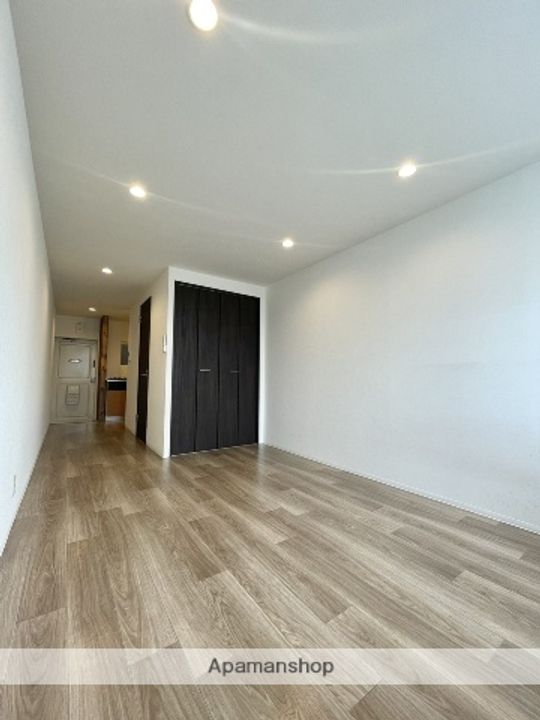 丸一ビルの居間