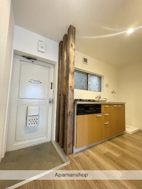 丸一ビルの玄関