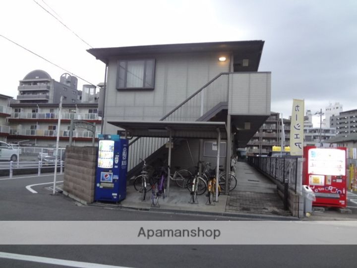 ジュヌ エスプワールの外観