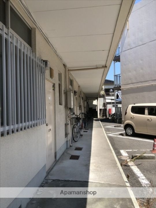 尾崎マンション203の外観