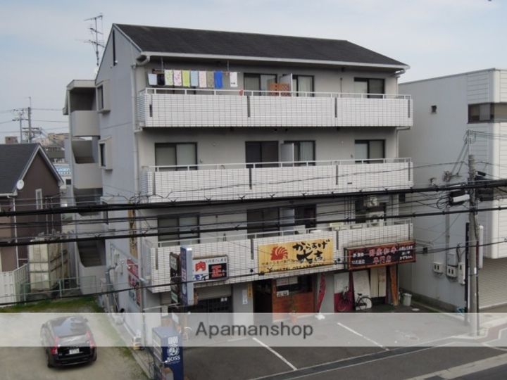 シャトレー小松里の外観