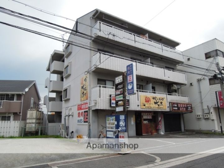 シャトレー小松里の外観