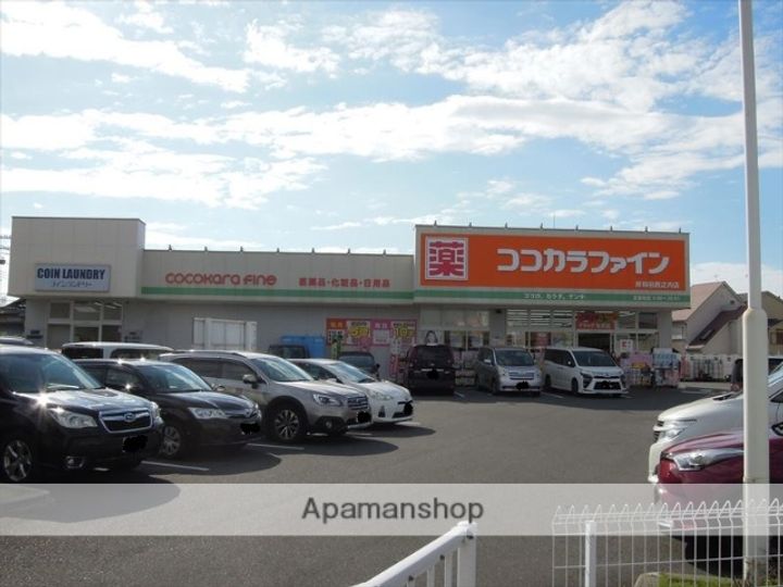 シャトレー小松里の周辺