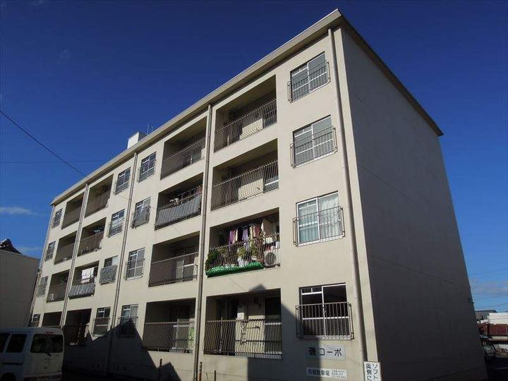 磯コーポの外観