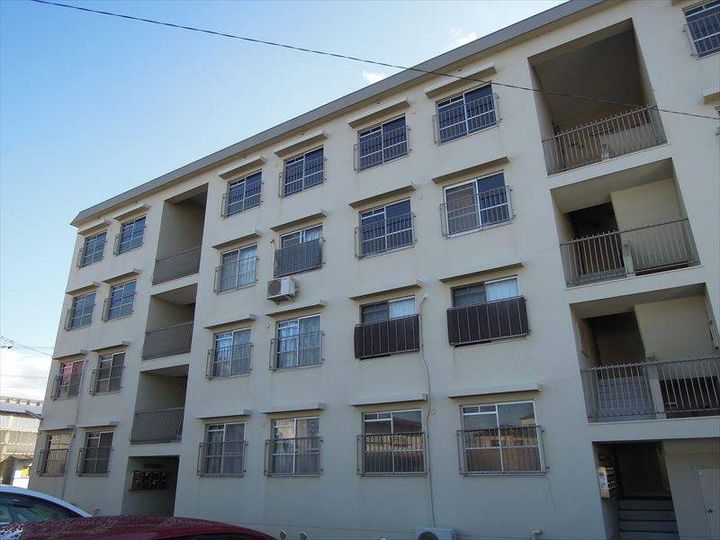 磯コーポの外観