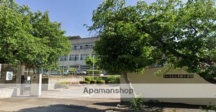 ウィンディアコスモスの周辺