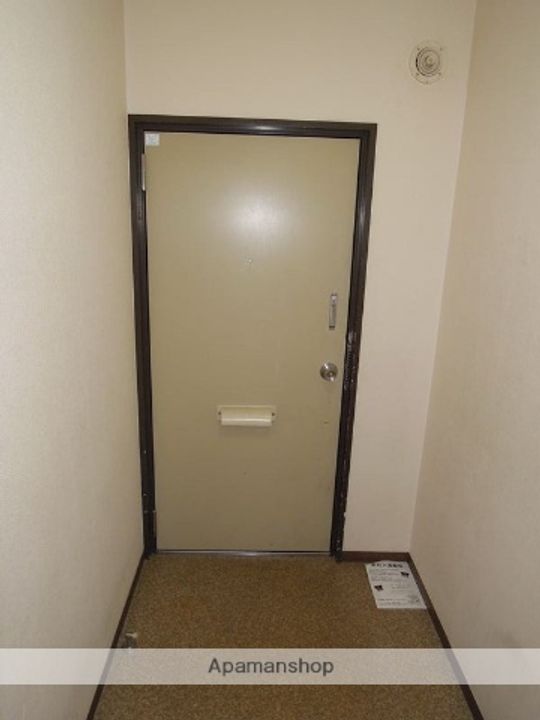 大阪府岸和田市南上町2丁目の賃貸マンションの玄関