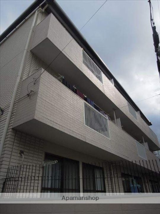 ハイツ山本E棟の外観