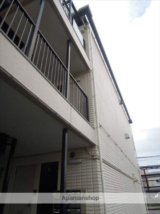 ハイツ山本E棟の外観